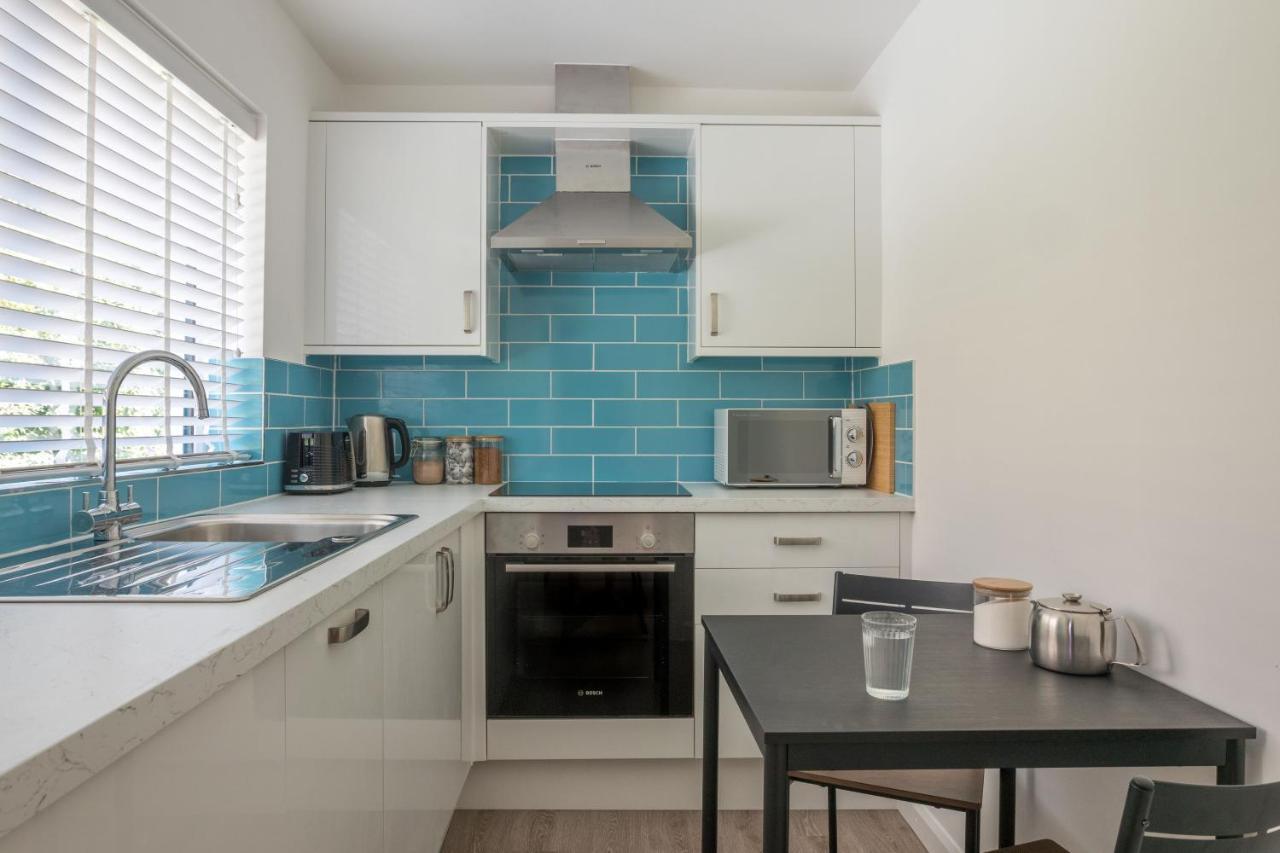 Riverside Apartment With Views And Parking Kingsbridge  Exterior photo